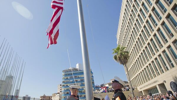 54 yıl sonra bir ilk: ABD bayrağı Küba’da dalgalandı - Sputnik Türkiye