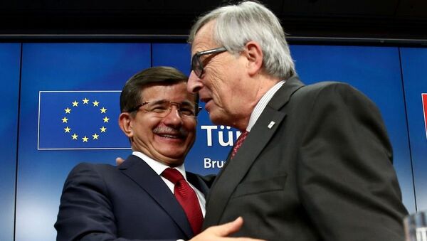 Başbakan Ahmet Davutoğlu - AB Komisyonu Başkanı Jean Claude Juncker - Sputnik Türkiye