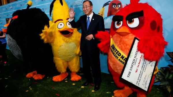 BM Genel Sekreteri Ban Ki-mun, popüler mobil oyun uygulaması Kızgın Kuşlar'daki (Angry Birds) 'Kırmızı' (Red) karakterini iklim değişikliği ile mücadele konusunda BM onursal elçisi olarak atadı. - Sputnik Türkiye