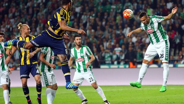 Fenerbahçe, Torku Konyaspor'a 2-1 mağlup oldu. - Sputnik Türkiye