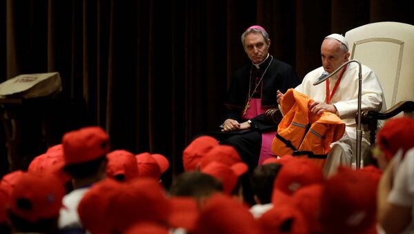 Papa Francis, sığınmacılar için 'merhamet' çağrısında bulundu. - Sputnik Türkiye