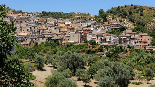İtalya'ya gelen göçmenlere iş ve barınak imkanı sağlayan Riace kasabası. - Sputnik Türkiye