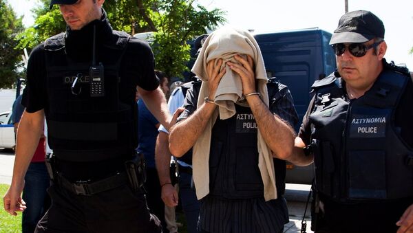 Yunanistan'a kaçan 8 askere 2'şer ay hapis cezası - Sputnik Türkiye