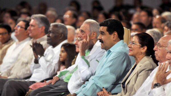 Castro, kendisi için düzenlenen etkinliği Venezüella Devlet Başkanı Nicolas Maduro ile birlikte izledi. - Sputnik Türkiye