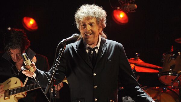 In this Jan. 12, 2012, file photo, Bob Dylan performs in Los Angeles - Sputnik Türkiye