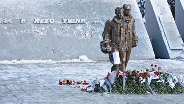 Düşürülen Rus uçağının pilotu Peşkov'un anısına sergi açıldı - Sputnik Türkiye