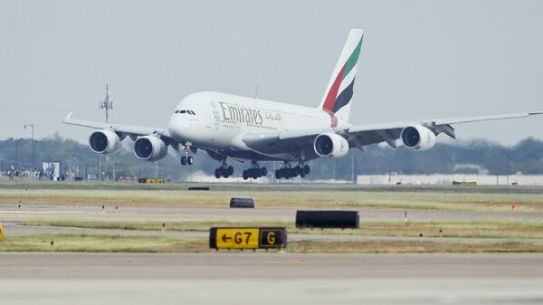 Emirates’ inaugural A380 flight to Dallas Fort/Worth International Airport touches down at Dallas-Fort Worth International Airport in Texas. (File) - Sputnik Türkiye