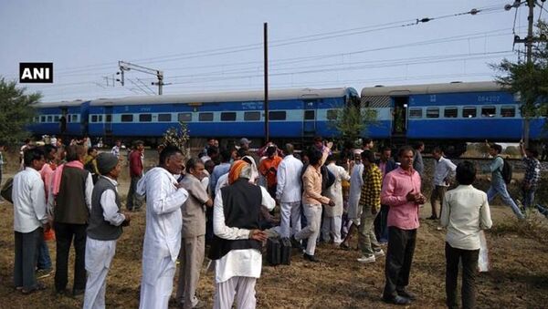 Hindistan'ın Madhya Pradesh eyaletindeki Jabri tren istasyonuna yönelik düzenlenen bombalı saldırı - Sputnik Türkiye