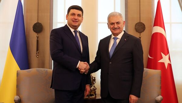 Ukrayna Başbakanı Vladimir Groysman ile Başbakan Binali Yıldırım - Sputnik Türkiye