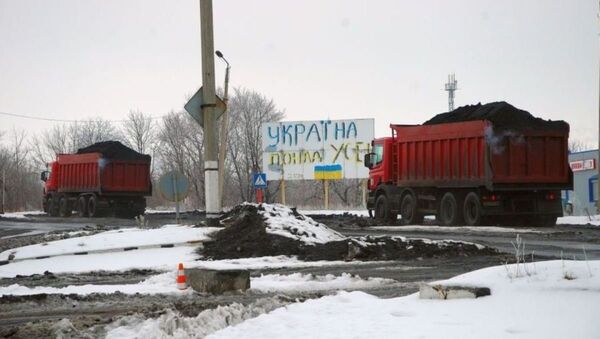 Ukrayna'dan Donbass'a ulaşım ablukası - Sputnik Türkiye