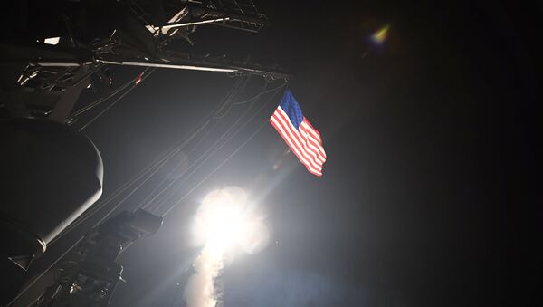 ABD, Suriye'deki bir hava üssünü füzelerle vurdu - Sputnik Türkiye