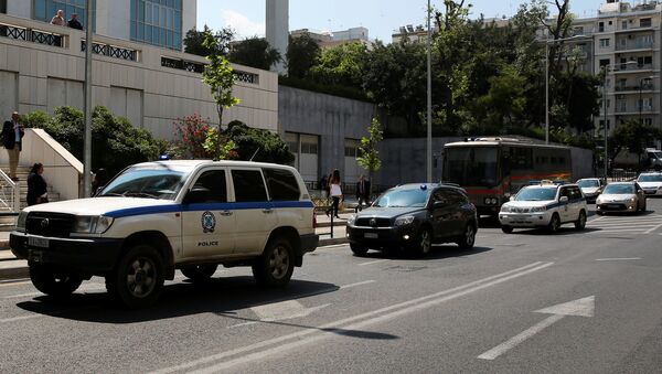 3 darbeci asker mahkeme binasına getiren polis konvoyu - Sputnik Türkiye