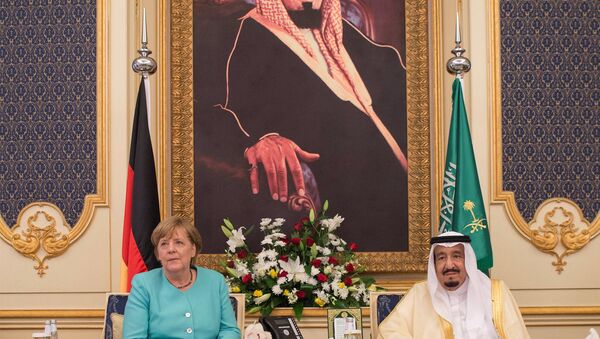Almanya Başbakanı Angela Merkel ve Suudi Arabistan Kralı Selman bin Abdulaziz - Sputnik Türkiye