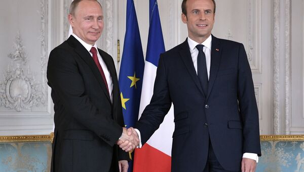 Rusya Devlet Başkanı Vladimir Putin ve Fransa Cumhurbaşkanı Emmanuel Macron - Sputnik Türkiye