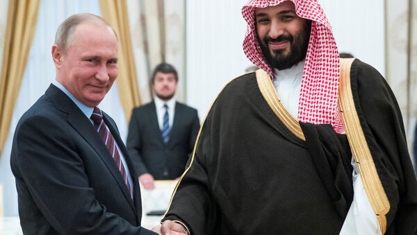 Rusya Devlet Başkanı Vladmir Putin ve Suudi Arabistan'ın 2. Veliaht Prensi ve Savunma Bakanı Muhammed Bin Selman - Sputnik Türkiye