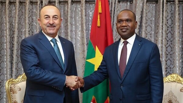 Dışişleri Bakanı Mevlüt Çavuşoğlu - Burkina Faso Dışişleri, İşbirliği ve Yurtdışı Burkinalılar Bakanı Alpha Barry - Sputnik Türkiye