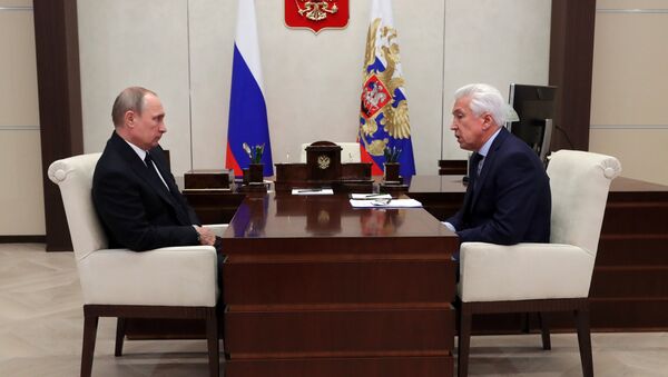 Rusya Devlet Başkanı Vladimir Putin- Birleşik Rusya Duma lideri Vladimir Vasilyev - Sputnik Türkiye