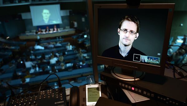 NSA former intelligence contractor Edward Snowden - Sputnik Türkiye