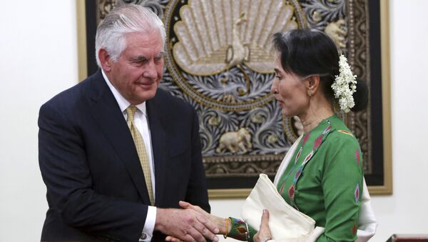 ABD Dışişleri Bakanı Rex Tillerson- Myanmar lideri Aung San Suu Kyi - Sputnik Türkiye
