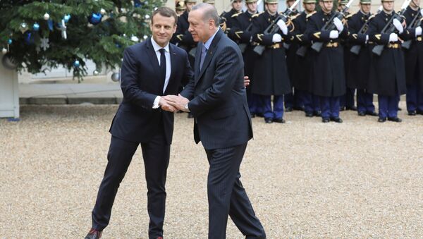Türkiye Cumhurbaşkanı Recep Tayyip Erdoğan- Fransa Cumhurbaşkanı Emmanuel Macron - Sputnik Türkiye
