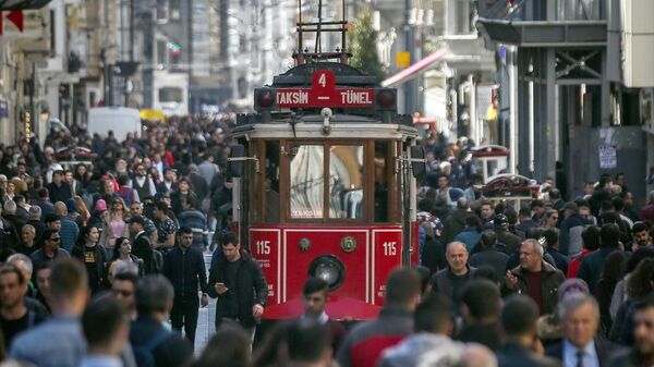 Taksim, İstiklal Caddesi, Beyoğlu, kalabalık - Sputnik Türkiye