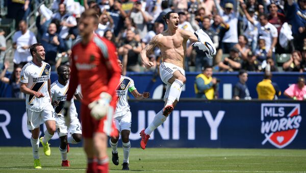 ABD'nin Los Angeles Galaxy ekibinde forma giyen Zlatan Ibrahimovic - Sputnik Türkiye