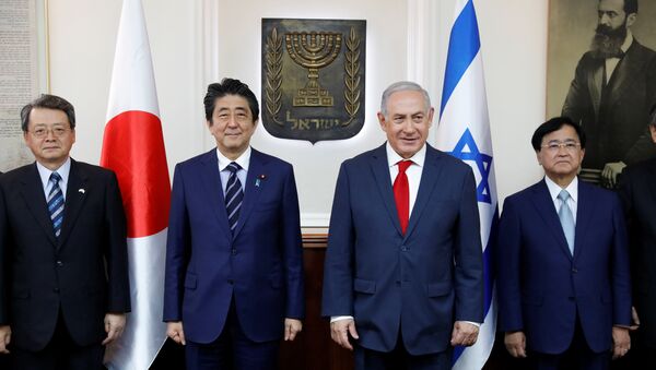 Japonya Başbakanı Şinzo Abe ve İsrail Başbakanı Benyamin Netanyahu - Sputnik Türkiye