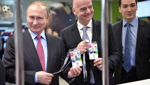 Rusya Devlet Başkanı Vladimir Putin ve FIFA Başkanı Gianni Infantino - Sputnik Türkiye