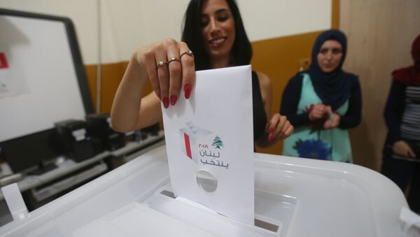 Lübnan'da seçim sandığı oy - Sputnik Türkiye