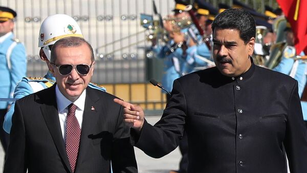 Nicolas Maduro ile Recep Tayyip Erdoğan, 6 Ekim 2017, Ankara'daki Cumhurbaşkanlığı Külliyesi - Sputnik Türkiye