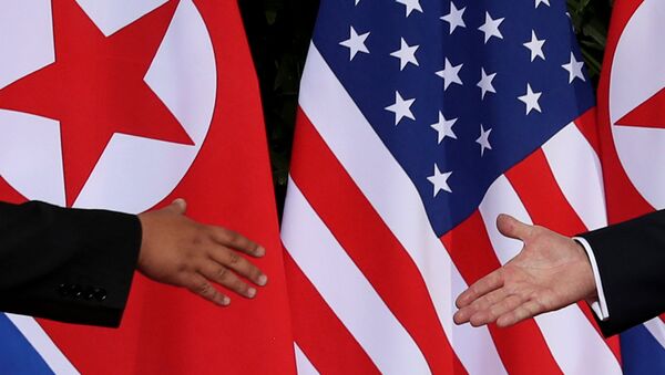 Kuzey Kore lideri Kim Jong-un-ABD Başkanı Donald Trump - Sputnik Türkiye