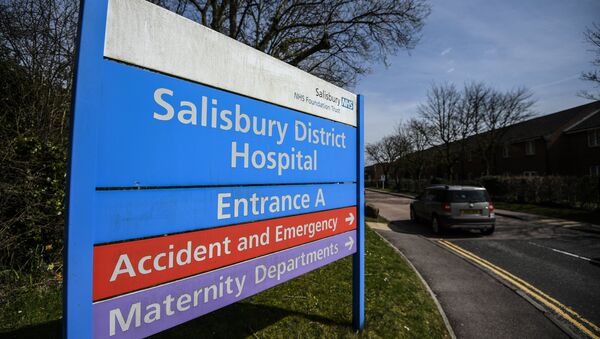 A sign of Salisbury District Hospital where former Russian agent Sergei Skripal and his daughter Yulia are treated - Sputnik Türkiye