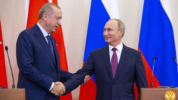 Erdoğan ile Putin, Soçi'de İdlib zirvesinin ardından basın toplantısında - Sputnik Türkiye