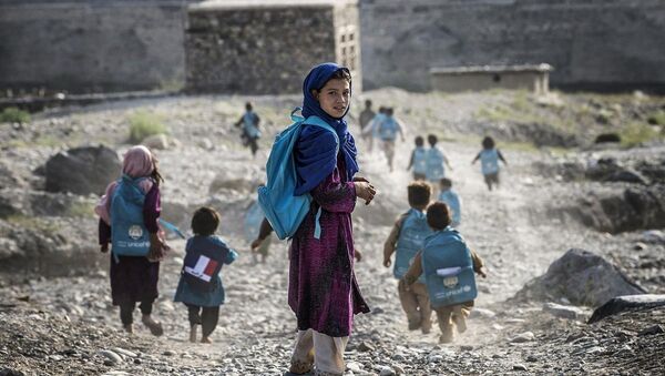 Afganistan'da okula giden çocuklar - Sputnik Türkiye