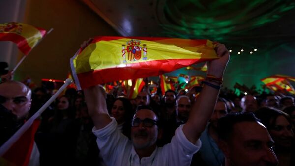 İspanya'nın güneyindeki Endülüs özerk bölgesinde yapılan yerel parlamento seçimlerinde 12 milletvekili Vox partisi destekçileri - Sputnik Türkiye