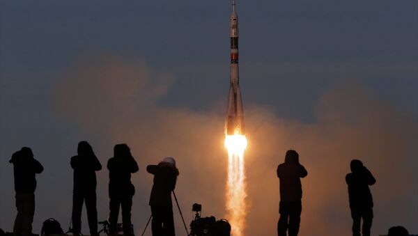 Arızadan sonra ilk kez Soyuz roketiyle insanlı uzay uçuşu gerçekleştirildi - Soyuz MS-11 - Sputnik Türkiye