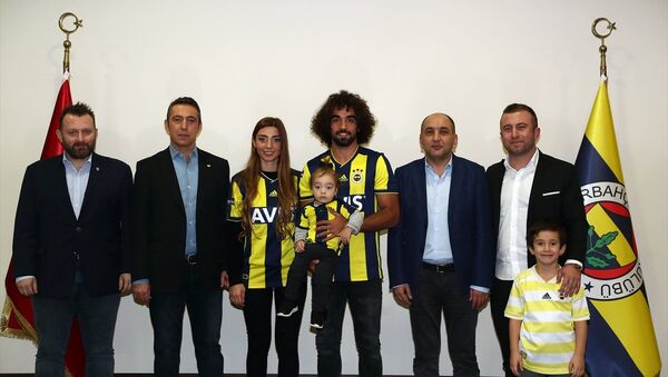 Sadık Çiftpınar resmen Fenerbahçe'de - Sputnik Türkiye