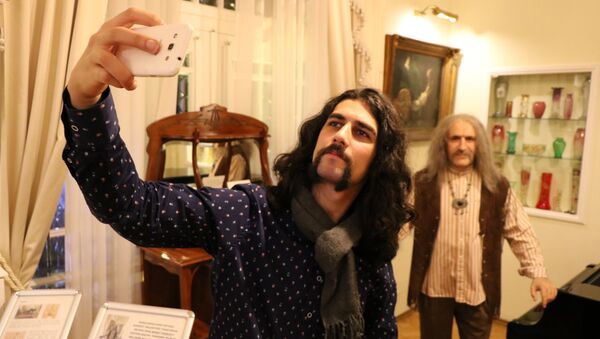Barış Manço’nun ölüm yıl dönümünde evine ziyaretçi akını - Sputnik Türkiye