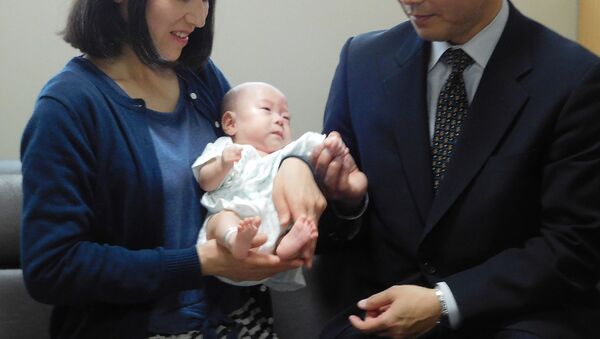 Japonya'da doğan dünyanın en küçük bebeği taburcu edildi. - Sputnik Türkiye