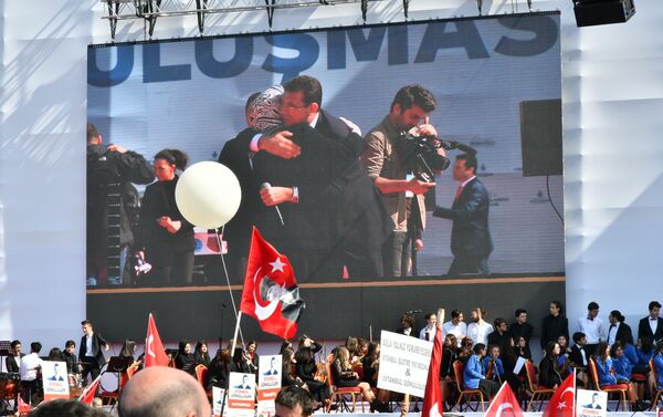 İstanbul Büyükşehir Belediyesi (İBB) Başkanı Ekrem İmamoğlu’nun Maltepe’deki ‘İstanbul’a Yeni Bir Başlangıç Buluşması’ - Sputnik Türkiye