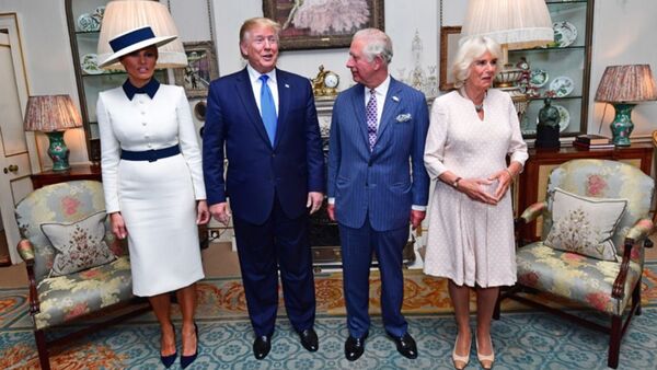 Trump ile Kraliçe 2. Elizabeth bir araya geldi - Sputnik Türkiye