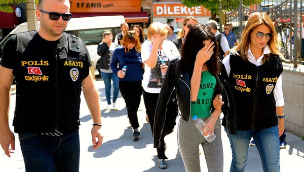 Sarar ailesinin soyulması soruşturmasında 1 kişi tutuklandı - Sputnik Türkiye