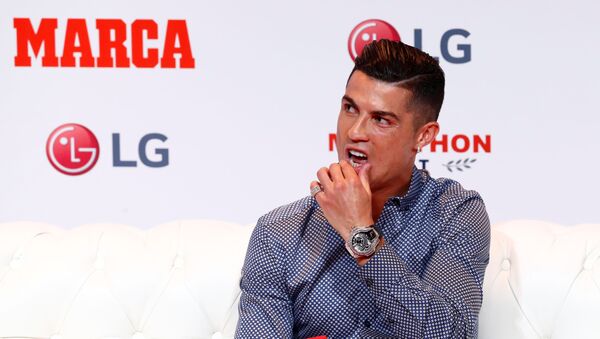 Cristiano Ronaldo MARCA Efsane Ödülü'nü aldığı törende - Sputnik Türkiye