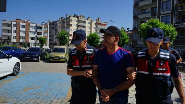 Kızını GPS ile takip edip öldüren baba, 2 araca daha GPS yerleştirmiş - Sputnik Türkiye
