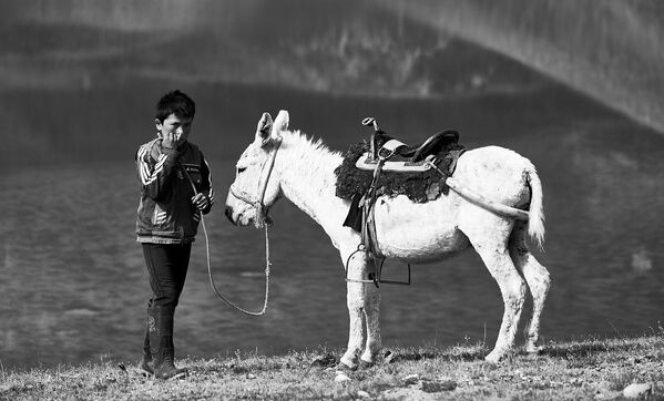 İrlandalı fotoğrafçının objektifinden Kırgızistan ve halkı  - Sputnik Türkiye