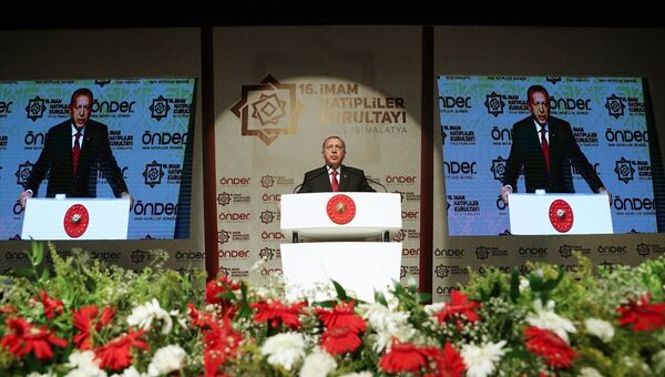 Türkiye Cumhurbaşkanı Recep Tayyip Erdoğan, Malatya'da Önder İmam Hatipliler Buluşması'na katıldı.  - Sputnik Türkiye
