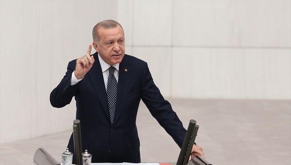 Cumhurbaşkanı Erdoğan, 27. Dönem 3. Yasama Yılı'nın açılışı dolayısıyla TBMM Genel Kurulu'nda milletvekillerine hitap etti.  - Sputnik Türkiye