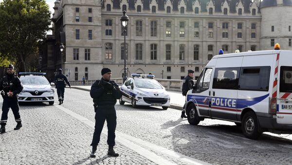 Fransa Paris Emniyet Müdürlüğü'nde bıçaklı saldırı - Sputnik Türkiye