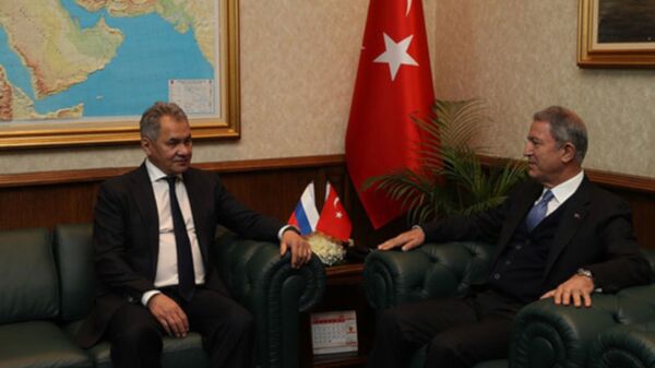 Milli Savunma Bakanı Hulusi Akar, Rusya Federasyonu Savunma Bakanı Sergey Şoygu - Sputnik Türkiye