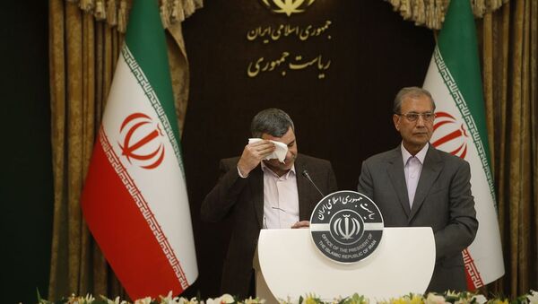 İran Sağlık Bakan Yardımcısı İreç Herirçi (solda), kendisinde yeni tip koronavirüs tespit edildiğini açıkladı.  - Sputnik Türkiye